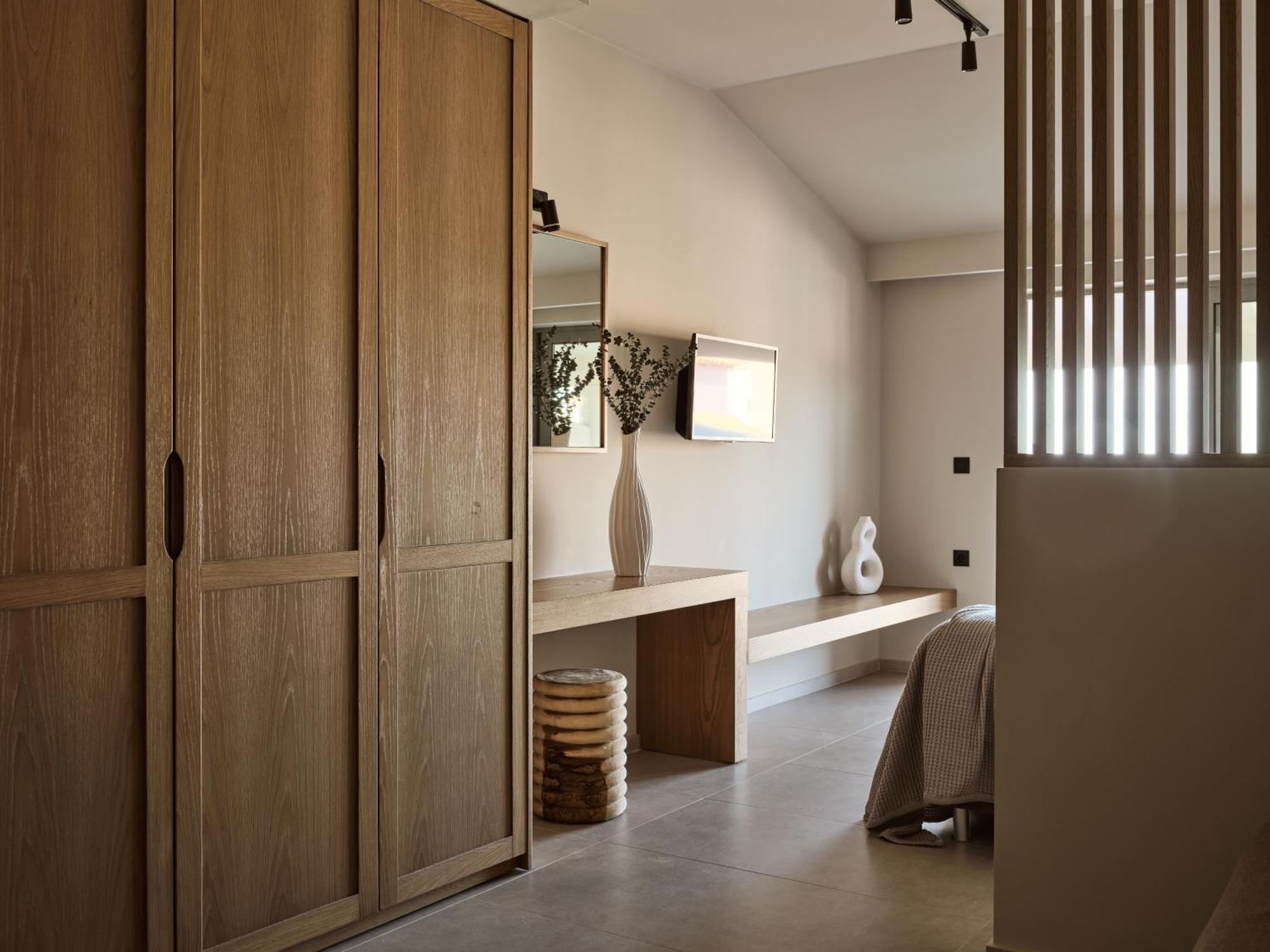 Alamis & Aparthotel 4*