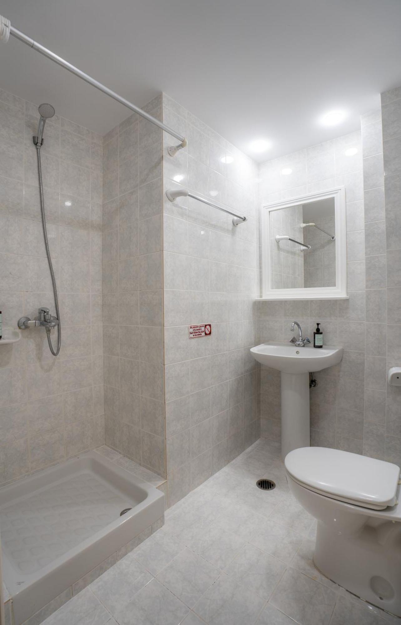 Aparthotel Alamis &